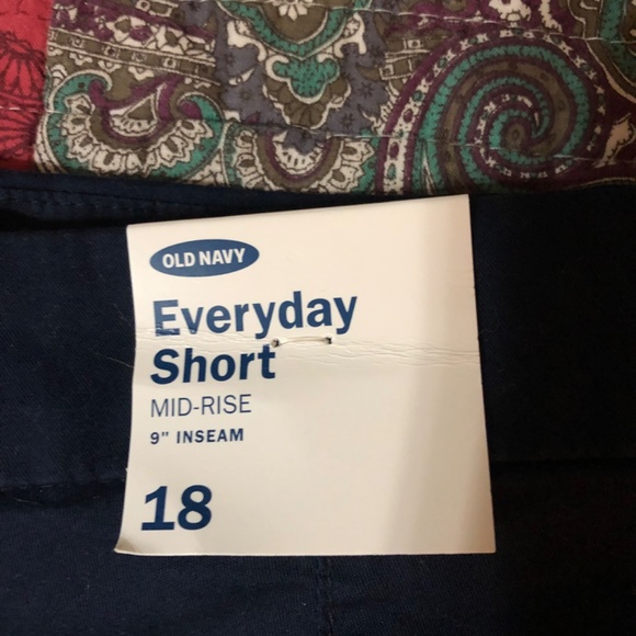 OLD NAVY Shorts 9” length - Picture 5 of 5